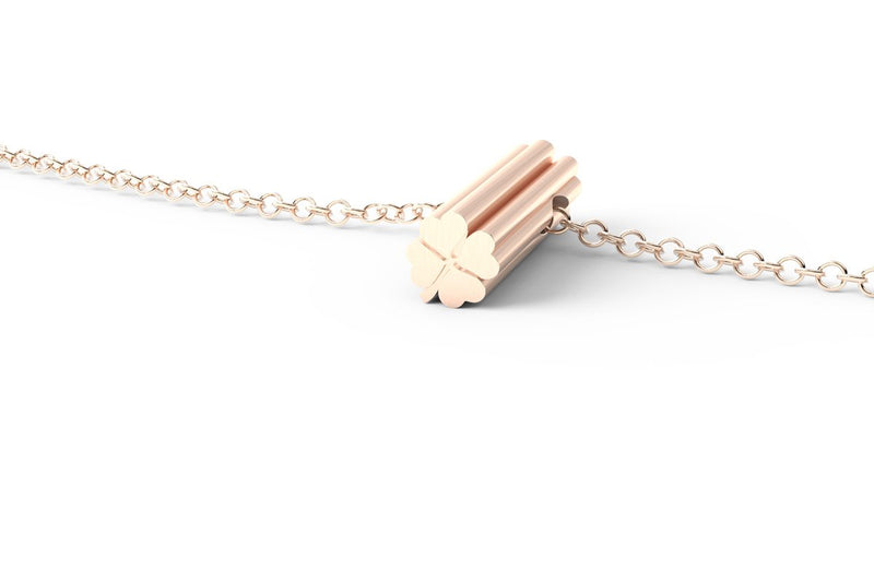 CLOVER - Short Pendant Necklace