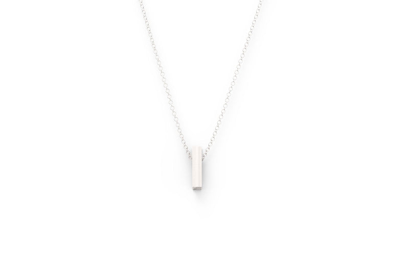 E - Short Pendant Necklace